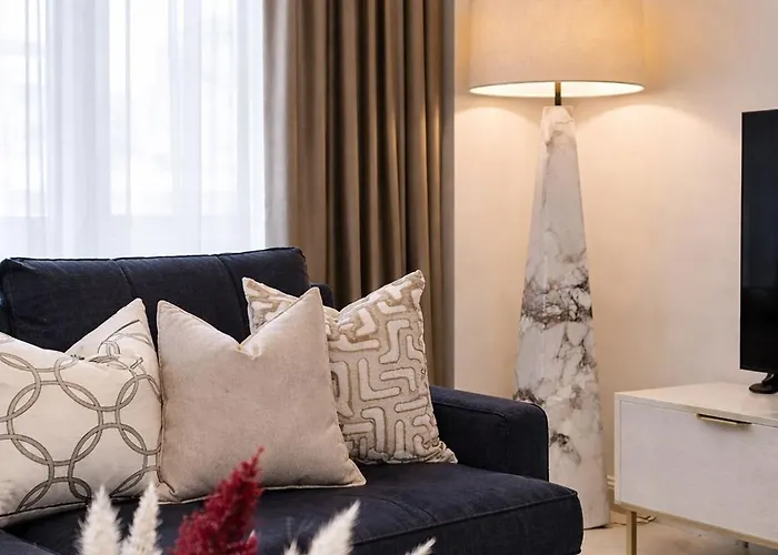Qult - Layton Apartman *